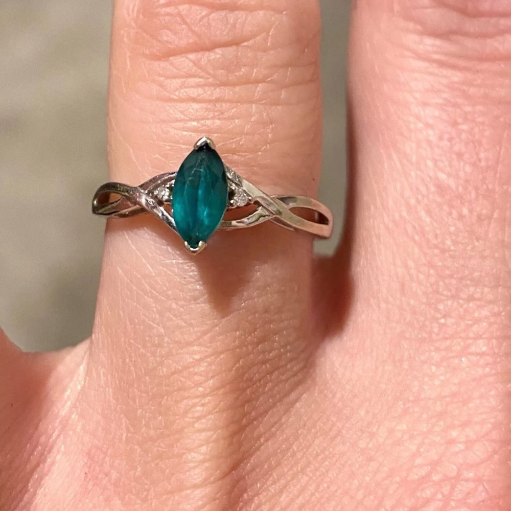 💚Emerald Ring💚
